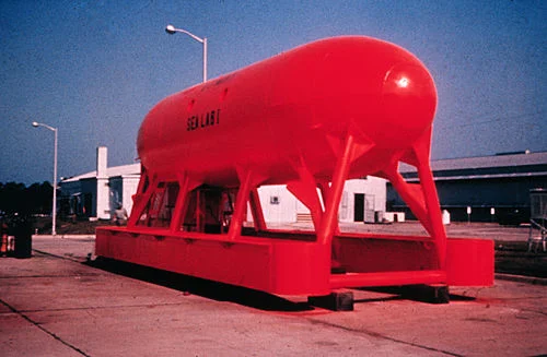 SEALAB I海底居住舱，人类首个深海居住实验项目