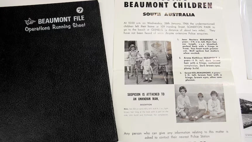 警方海报和报告