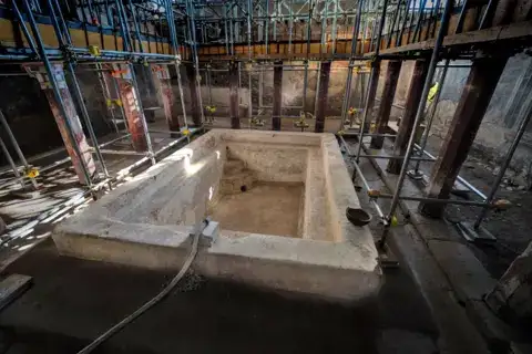 庞贝古城浴场中的冷水池