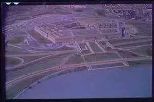 五角大楼鸟瞰图,1949年军方曾在其空调系统中进行细菌测试