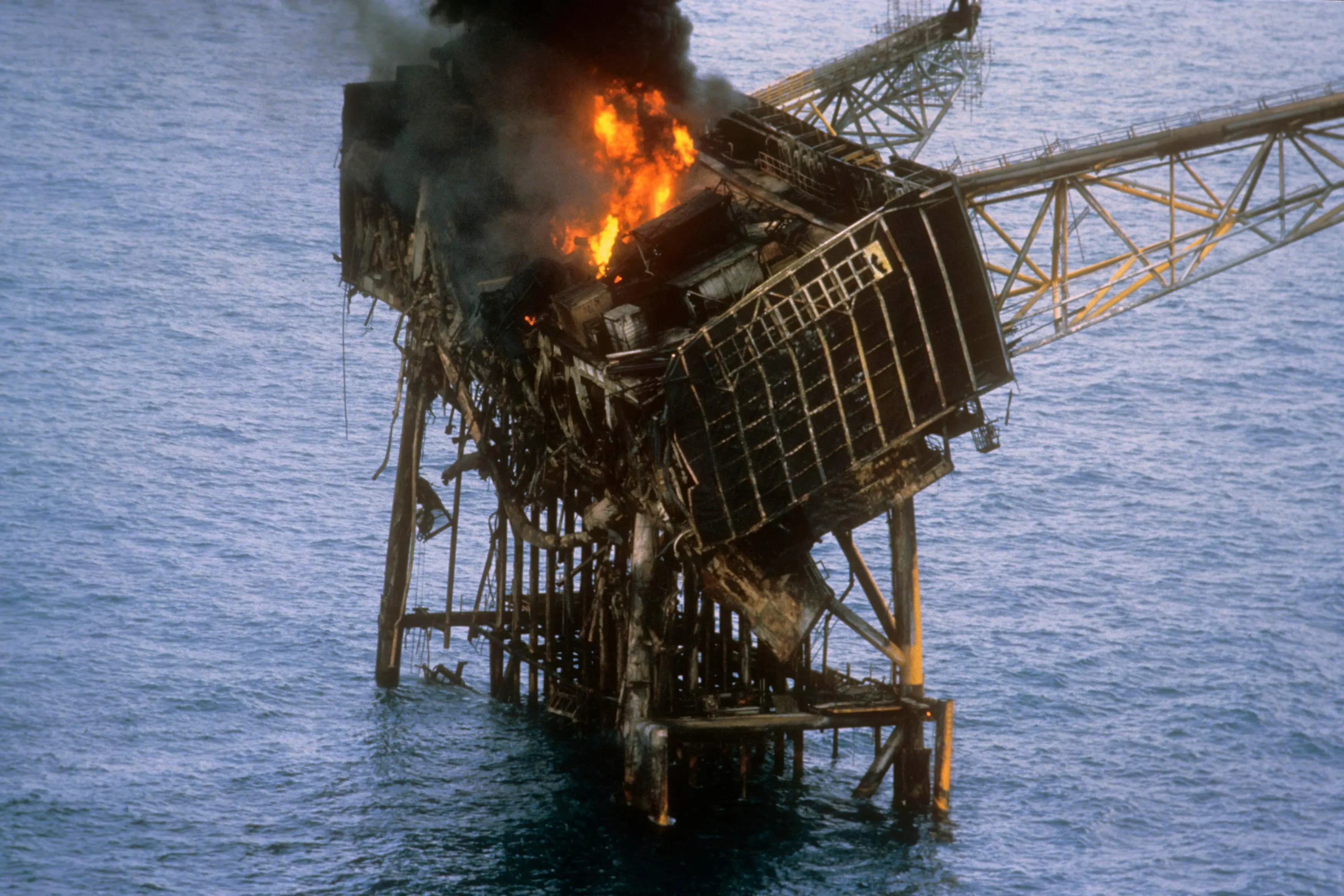 Piper Alpha disaster burning platform