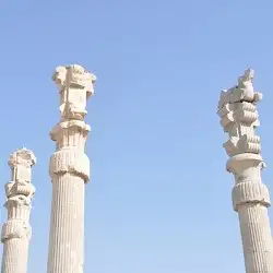 波斯波利斯万国门石柱