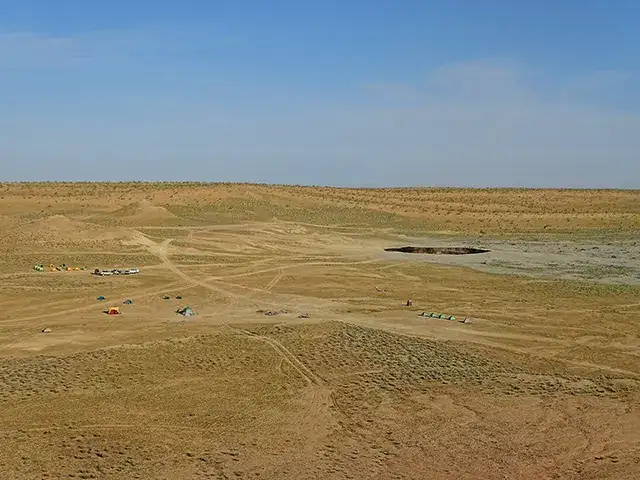 达瓦扎周边的沙漠营地