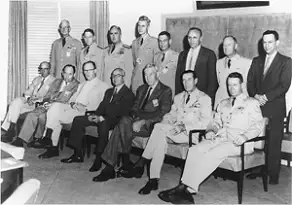 冯·诺依曼与同事