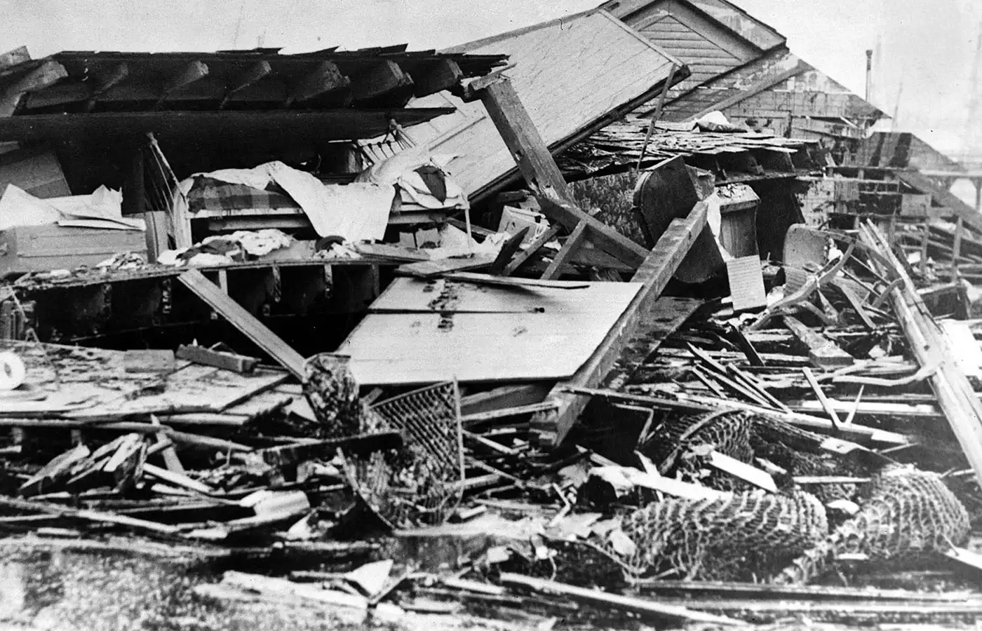 灾难后消防站的废墟