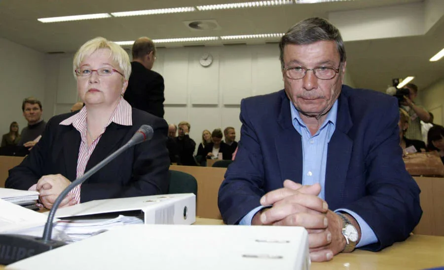 尼尔斯·古斯塔夫森出庭