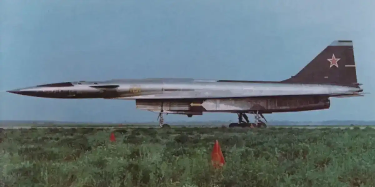 苏霍伊T-4侧视图