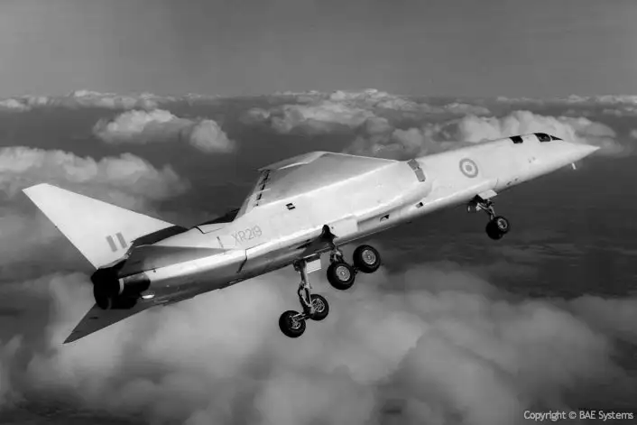 TSR-2在试飞中突破音障