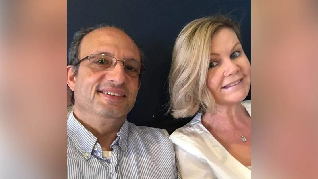 德里克·阿博特和蕾切尔·伊根在寻找萨默顿人身份的过程中相遇