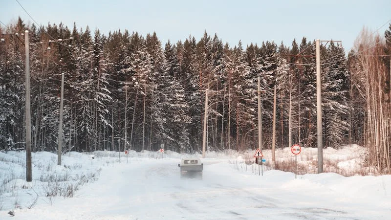 西伯利亚冬季道路