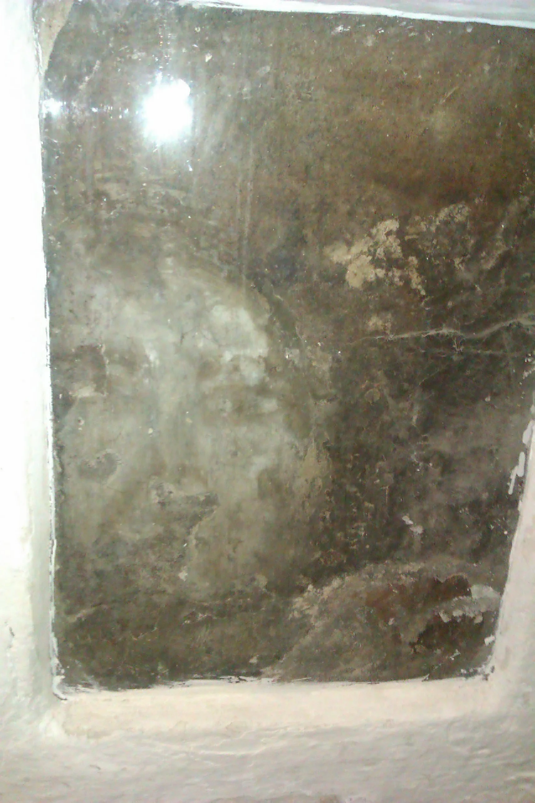 Bélmez地板上的另一张人脸