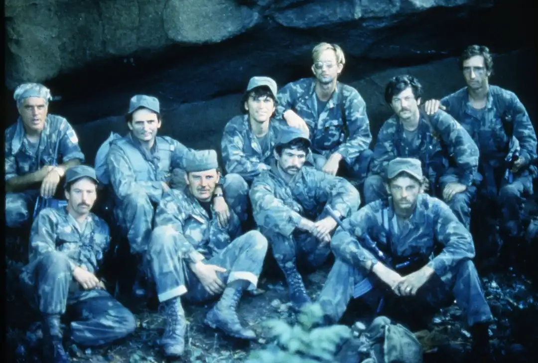 三角洲部队B中队在格林纳达海岸合影，迈克·维宁摄于1983年10月