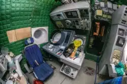 地效飞行器雷达操作台