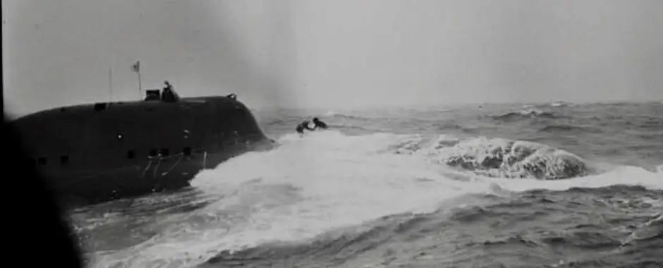 阿尔法级核潜艇1982年事故照片