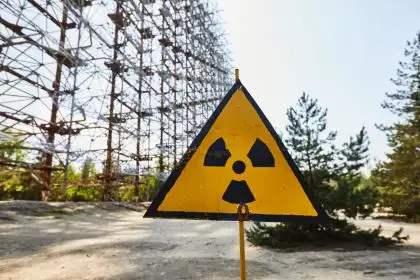 杜加雷达阵列全景，展示其惊人的规模