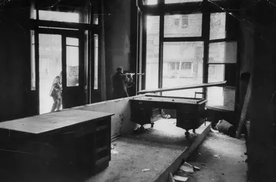 1956年匈牙利革命中布达佩斯街头的自由战士