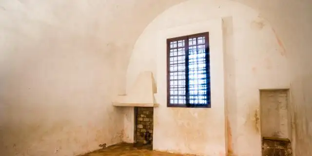 圣玛格丽特岛上的铁面人牢房,如今作为博物馆向公众开放