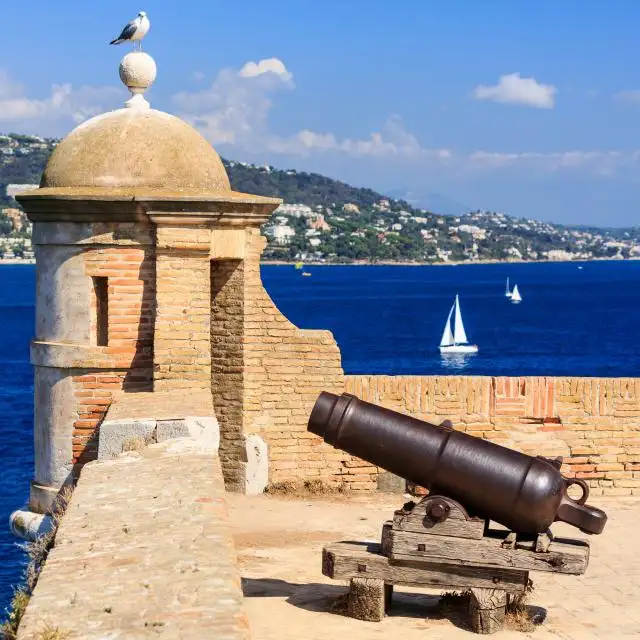 圣玛格丽特岛海洋博物馆,展示铁面人相关的历史文物