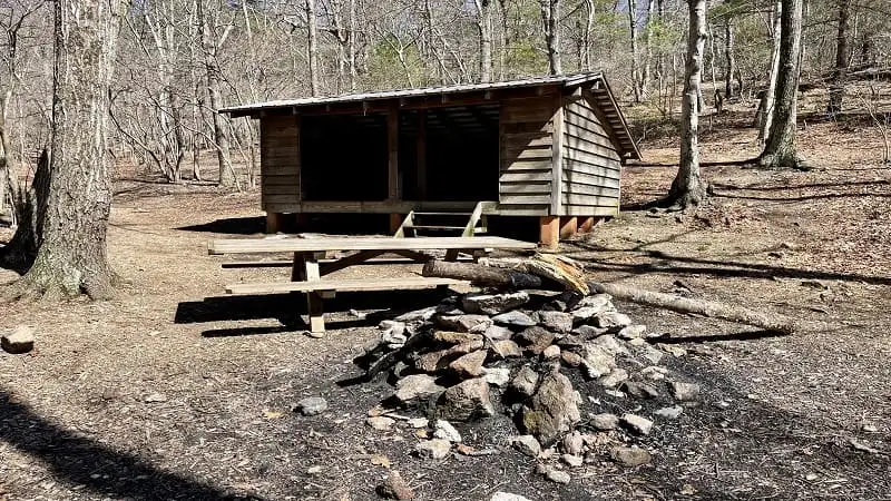 考营营地避难所