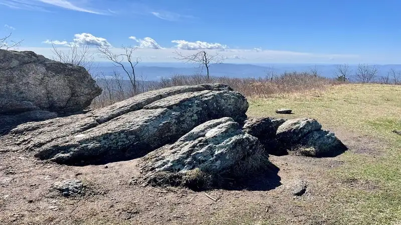 科尔山的开阔草地山顶