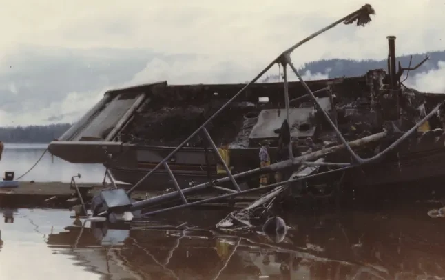 烧毁后的Investor残骸