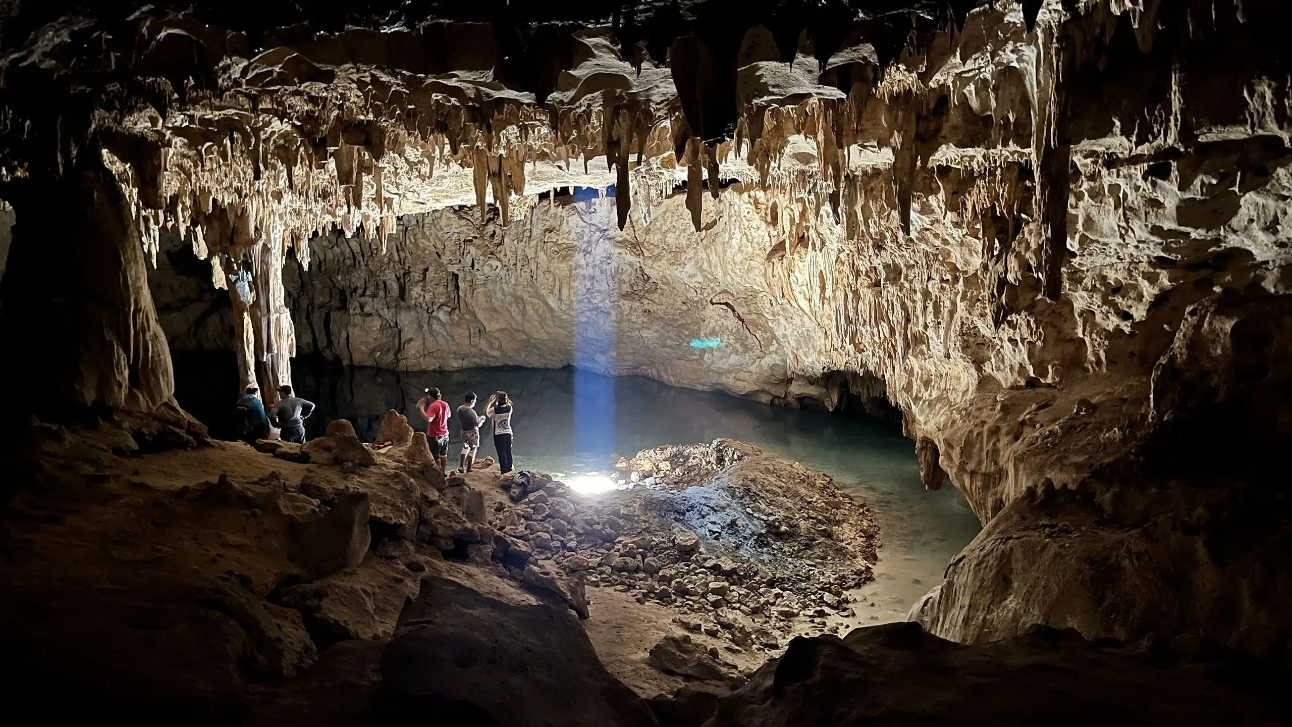 墨西哥洞穴内部