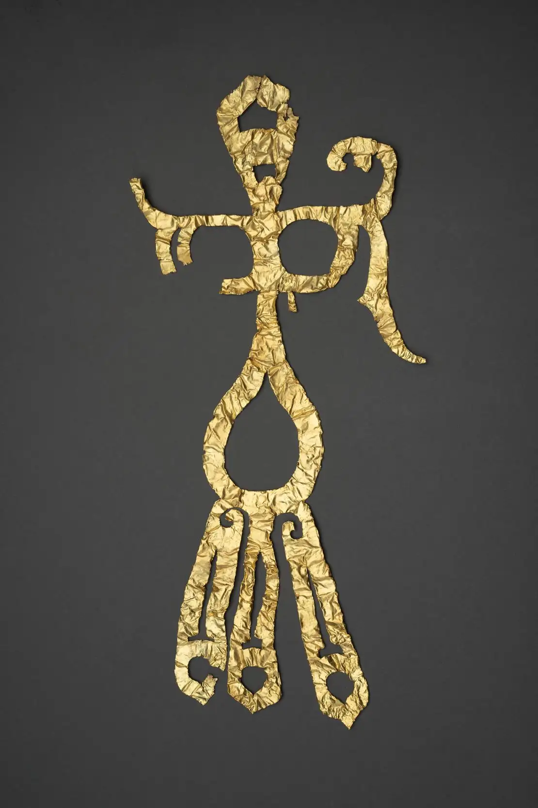 三星堆出土的金饰，展现了高超的金工技艺