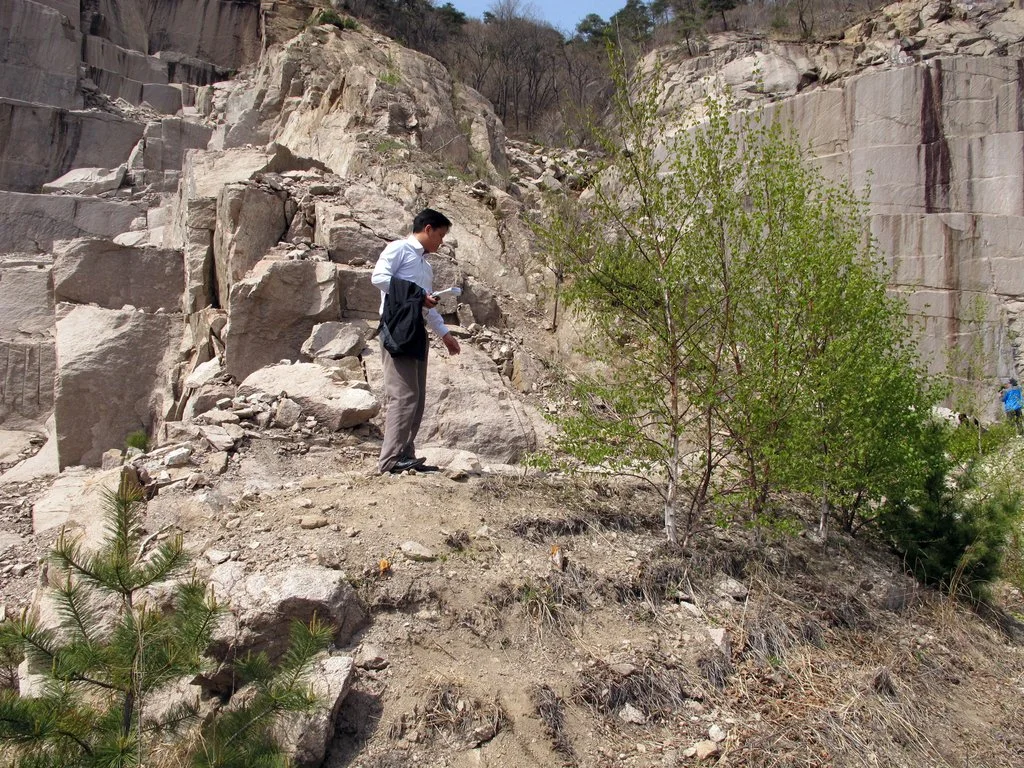 韩国闻庆十字架案件现场：发现尸体的废弃采石场