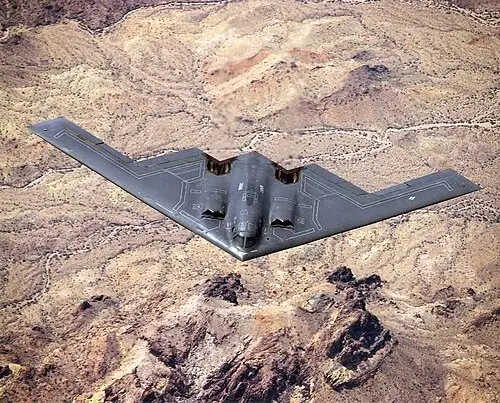 B-2首飞，1989年7月17日，从帕姆代尔飞往爱德华兹空军基地