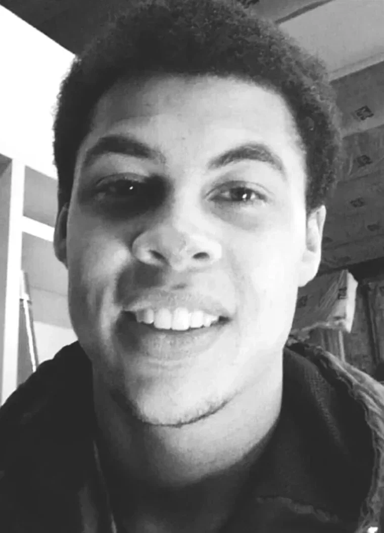 洛根·希恩德尔曼的照片