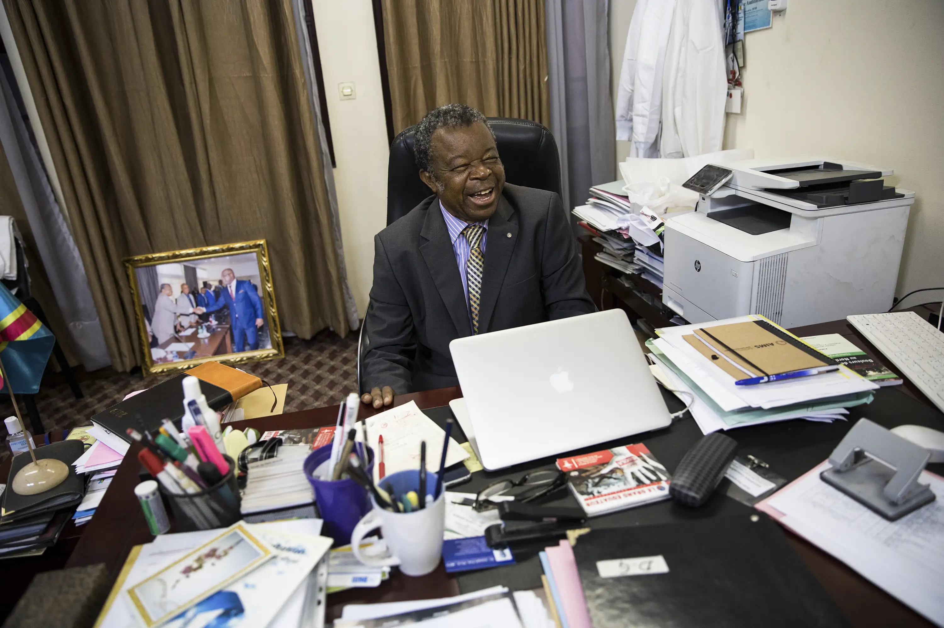 让-雅克·穆延贝博士