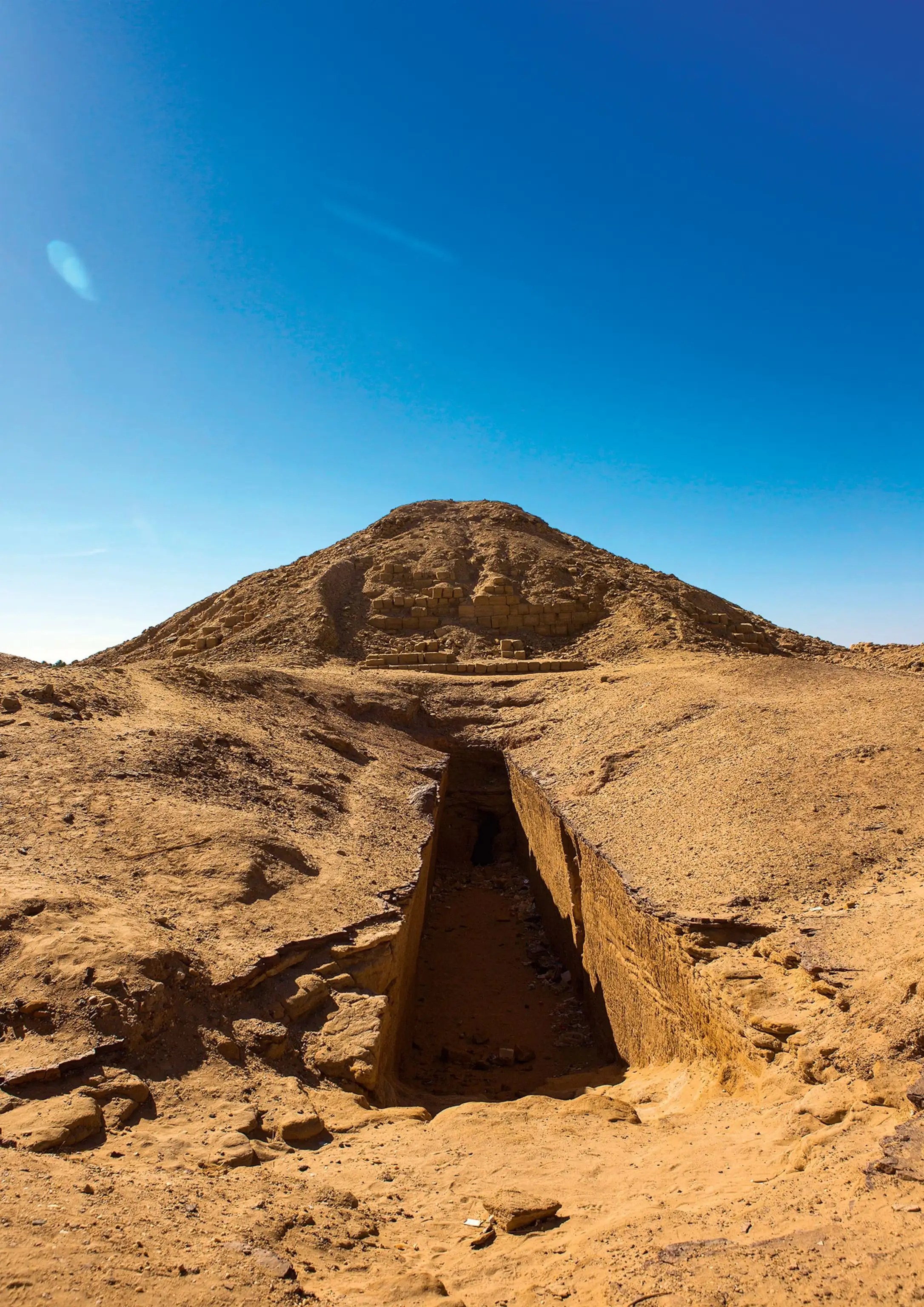 塔哈尔卡金字塔遗迹