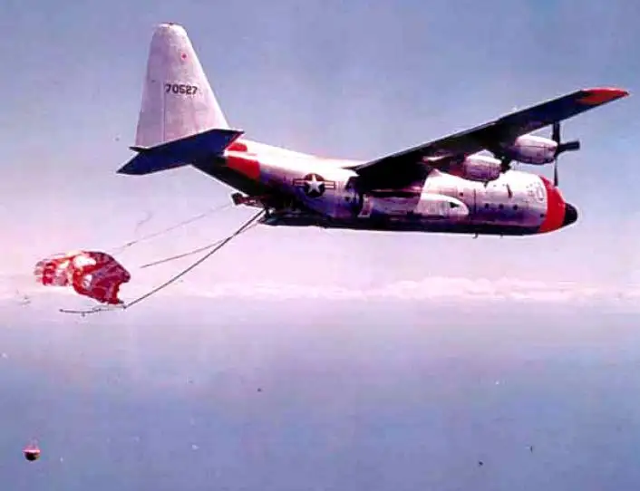 D-21无人机的技术规格示意图